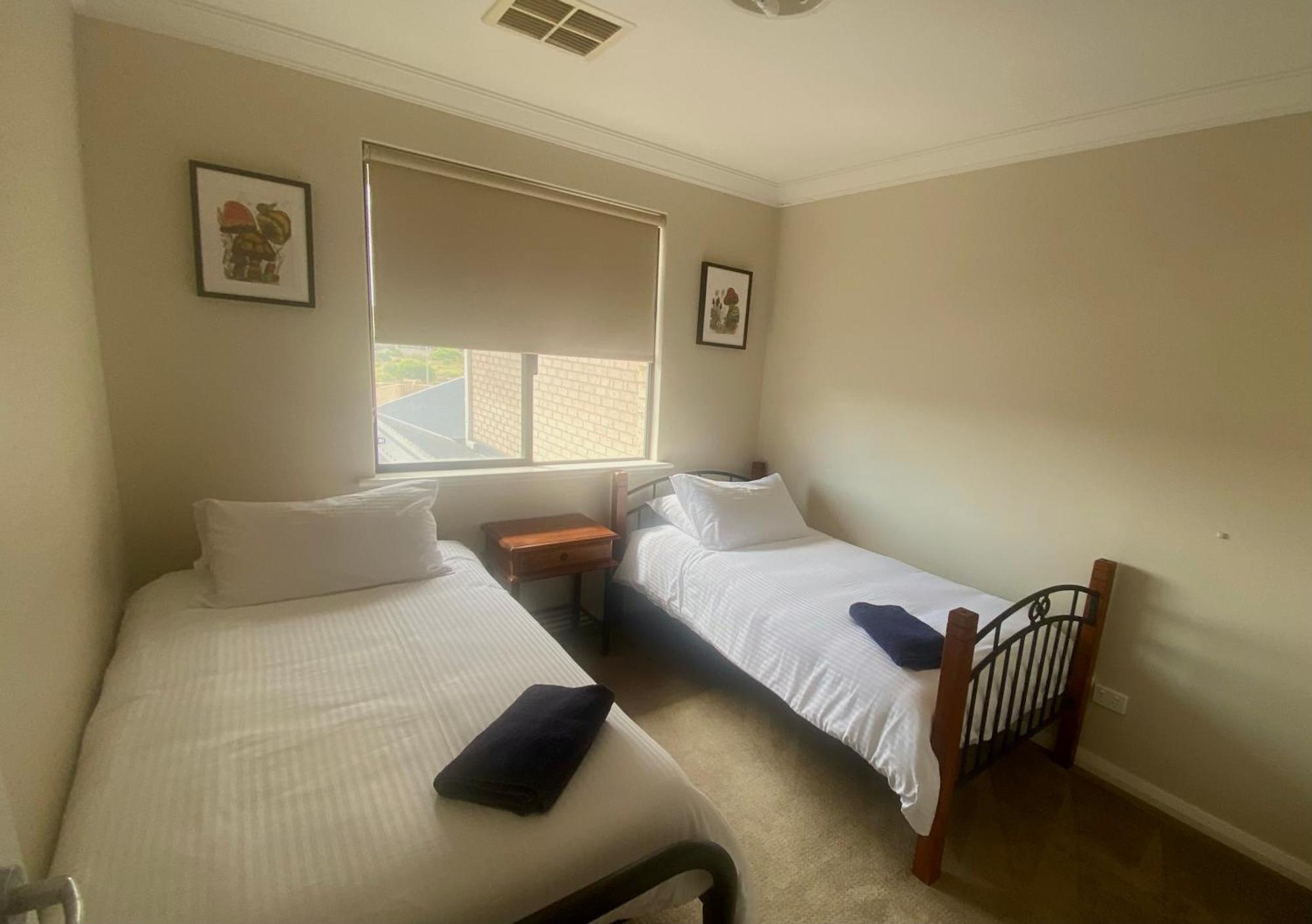 Port Denison Beach Resort Eksteriør bilde